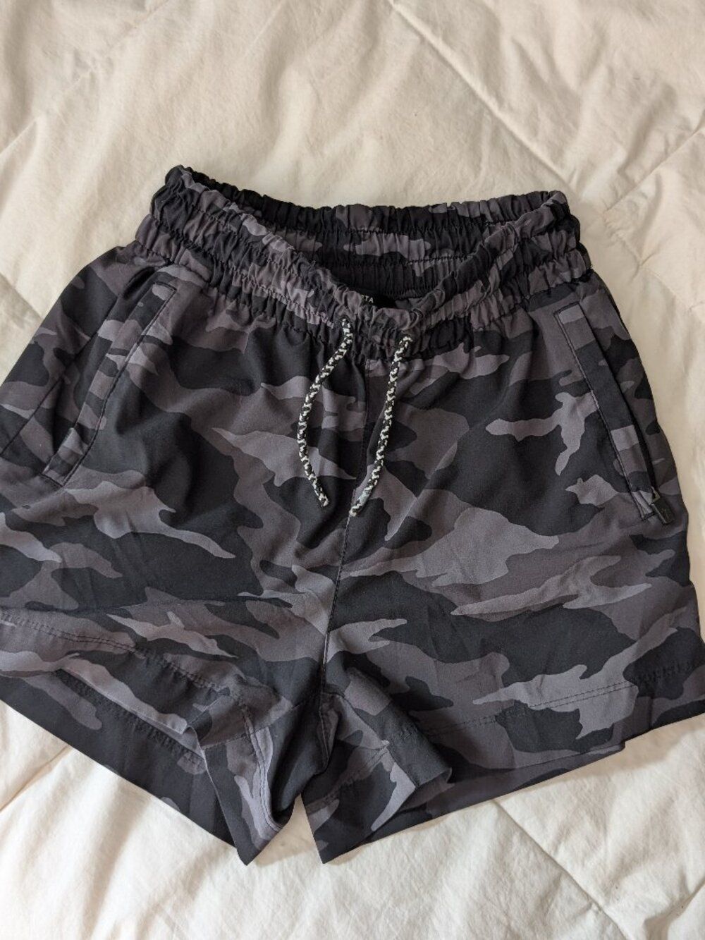 Athleta Girl Black Grey Camo Athletic Performance Shorts Size Small 7